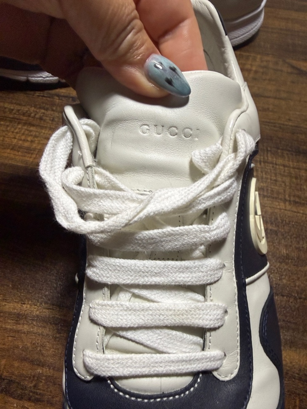 Gucci Men's White and Navy Leather Sneakers - Picture 5 of 11